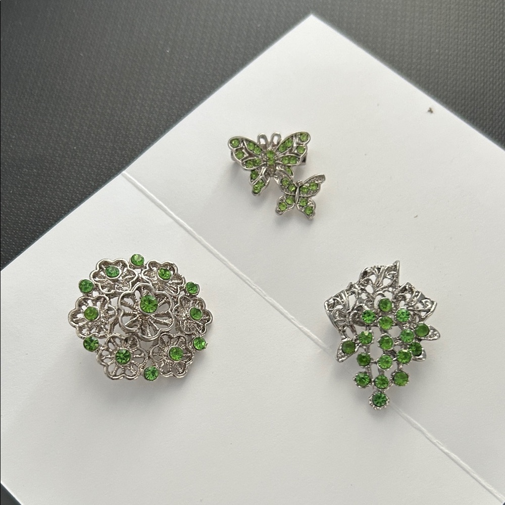 Elegant Silver and Green Jewelry brooches